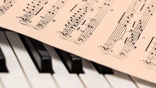 ¿Aprender teoría musical ayudará a tu música?