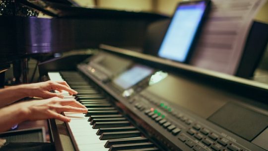 ¿Por qué elegir un piano digital?