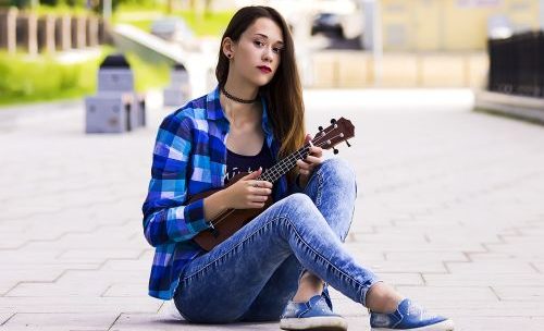 ¿Por qué todo guitarrista debería aprender a tocar el ukelele?